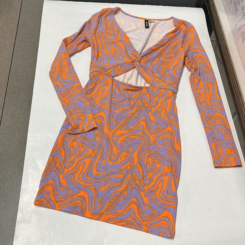 Divided H&M Bodycon Keyhole Dress